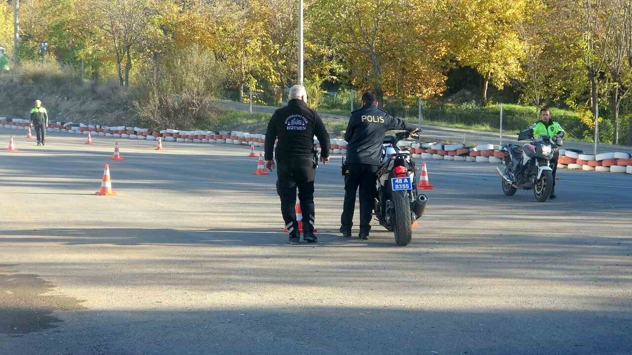 MUĞLA EMNİYETİ'NDEN TRAFİK ŞUBE'YE 25 YENİ "ŞAHİN" TAKVİYESİ MOTOSİKLET EĞİTİMLERİ...