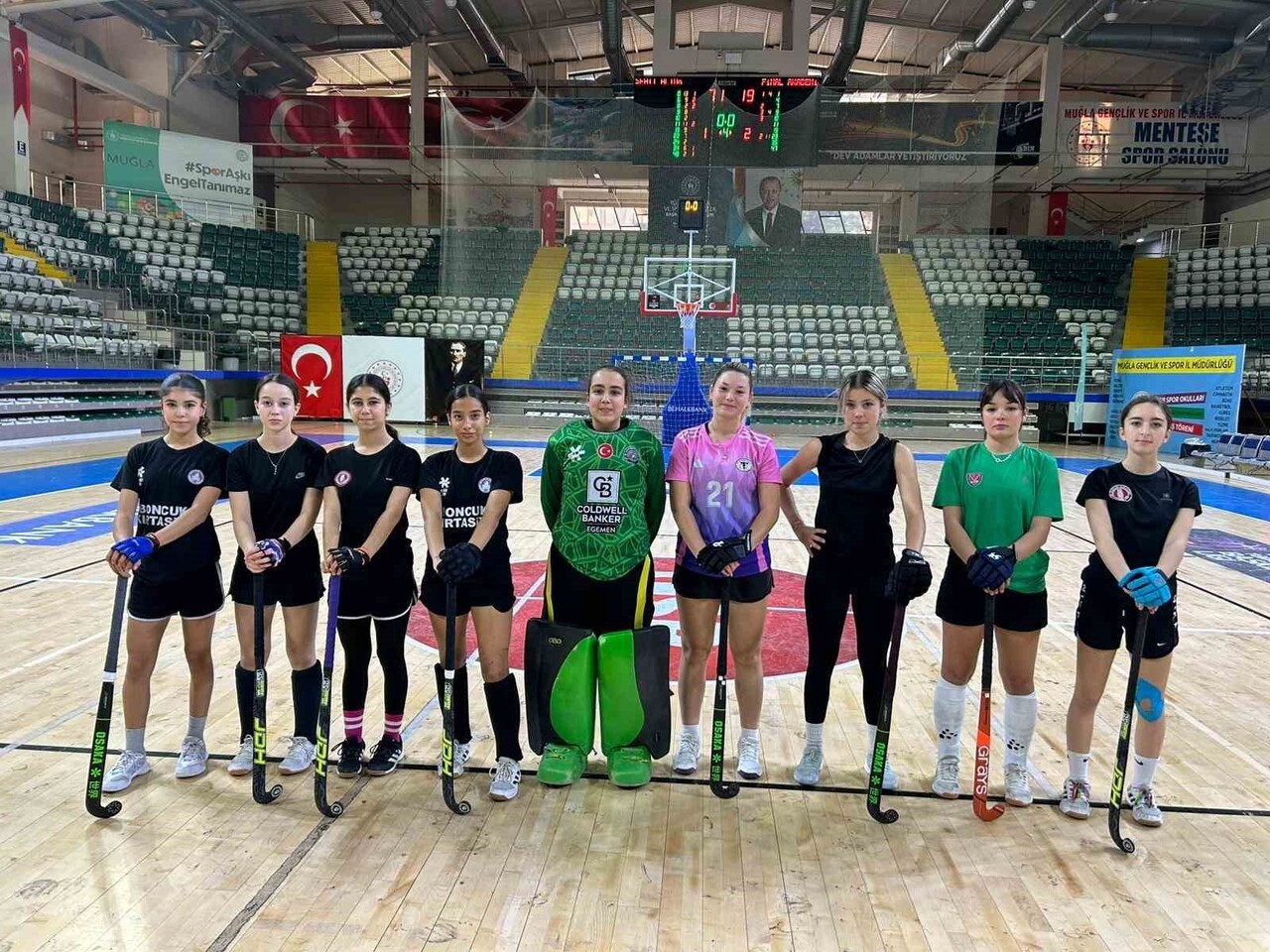 MUĞLA’NIN KADIN HOKEY TAKIMI, "TİFLİS KUPASI" İÇİN GÜRCİSTAN YOLCUSU