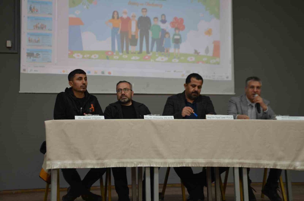 MUŞ'UN BULANIK İLÇESİNDE "AİLE YILI" KAPSAMINDA DÜZENLENEN "MAARİF MODELİ AİLE KONFERANSI" GENİŞ...