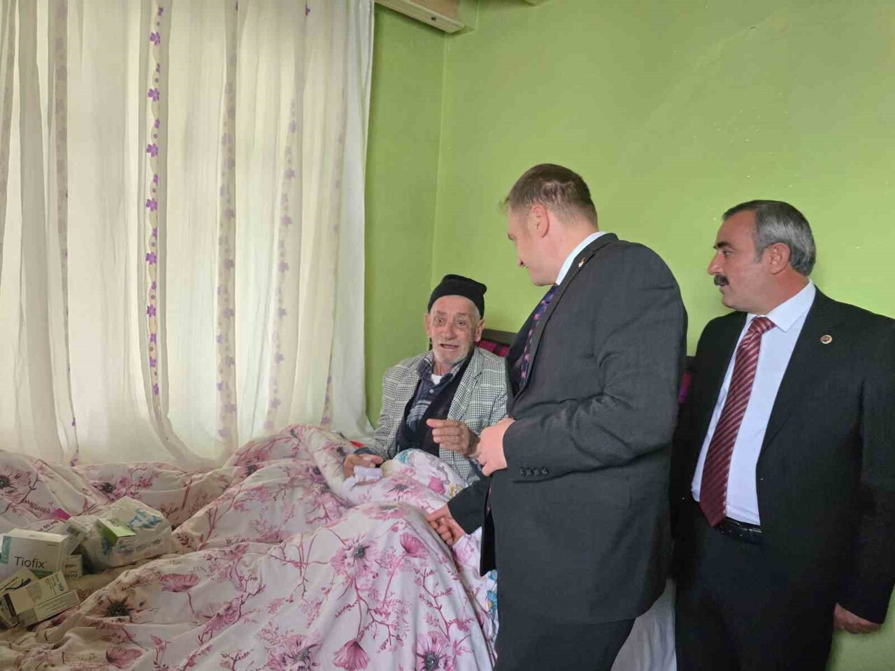 MUŞ’UN BULANIK KAYMAKAMI ÖMER ÖVÜNÇ KOŞANSU, UZGÖRÜR BELDESİNDE "MİLLETİN EVİNDE DEVLET" PROJESİ...