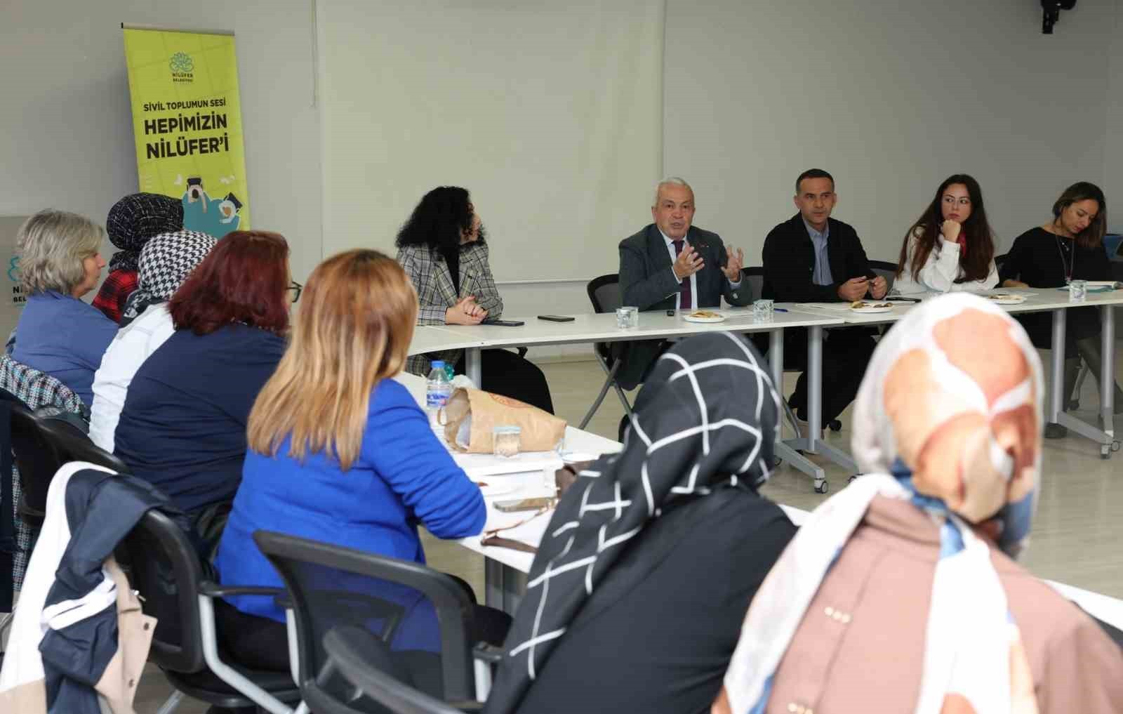 NİLÜFER BELEDİYE BAŞKANI ŞADİ ÖZDEMİR, İLÇEDE FAALİYET GÖSTEREN MAHALLE KADIN DERNEKLERİNİN...