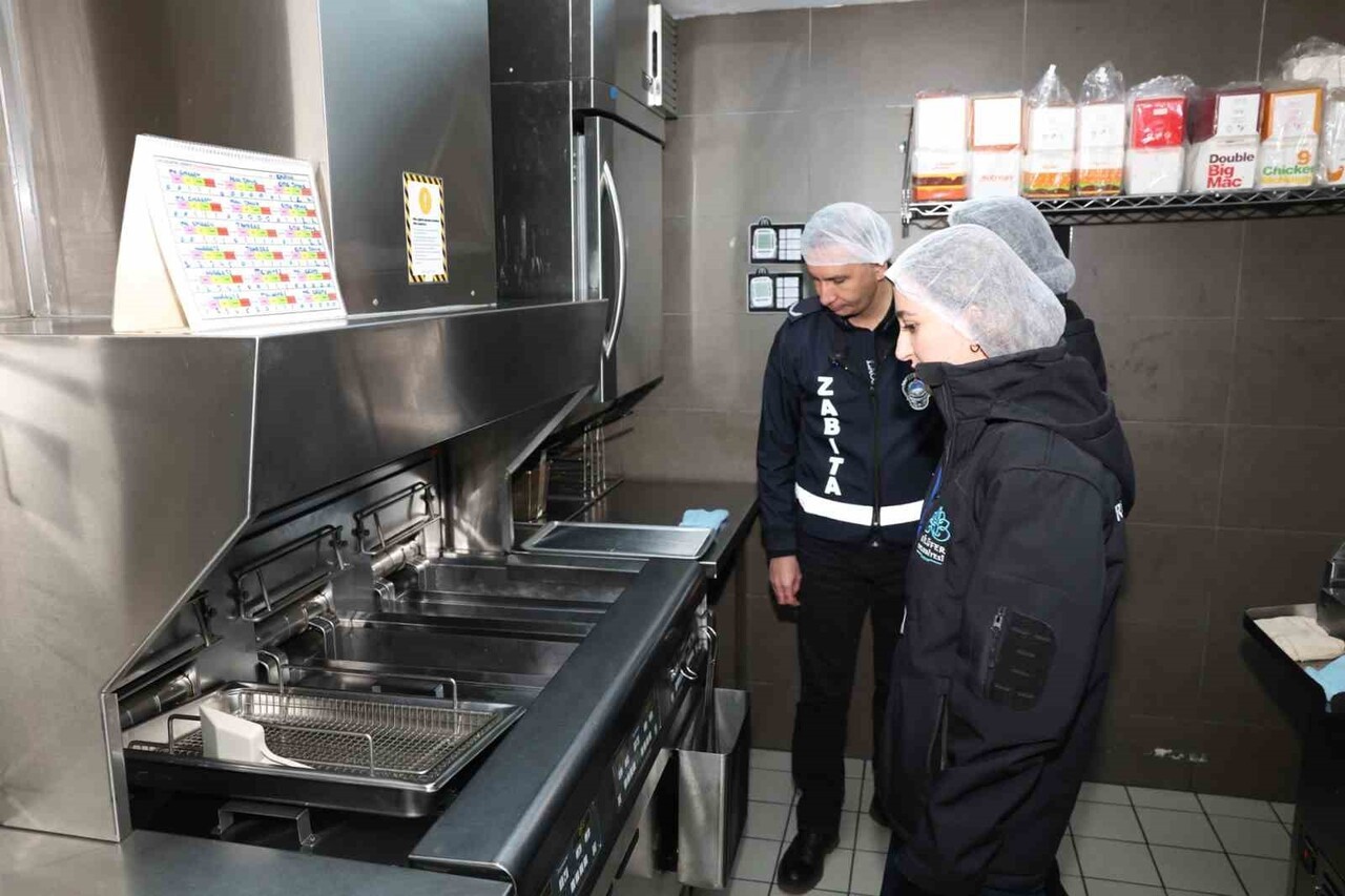 NİLÜFER BELEDİYESİ, İLÇE GENELİNDE FAALİYET GÖSTEREN ZİNCİR RESTORANLARA YÖNELİK KAPSAMLI BİR...