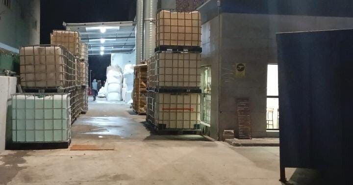 NİLÜFER İLÇESİNDEKİ KAYAPA OSB’DE BİR FABRİKADA ÇIKAN YANGIN KORKUTTU.