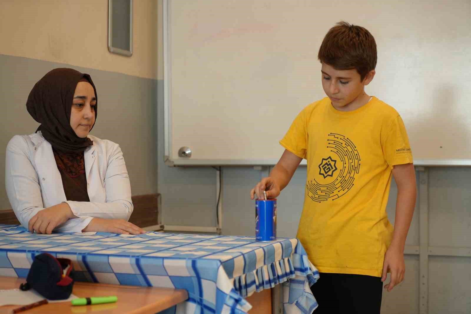 ÖĞRENCİLERDEN GAZZE'YE ANLAMLI DESTEK: HARÇLIKLARINI BAĞIŞLADILAR