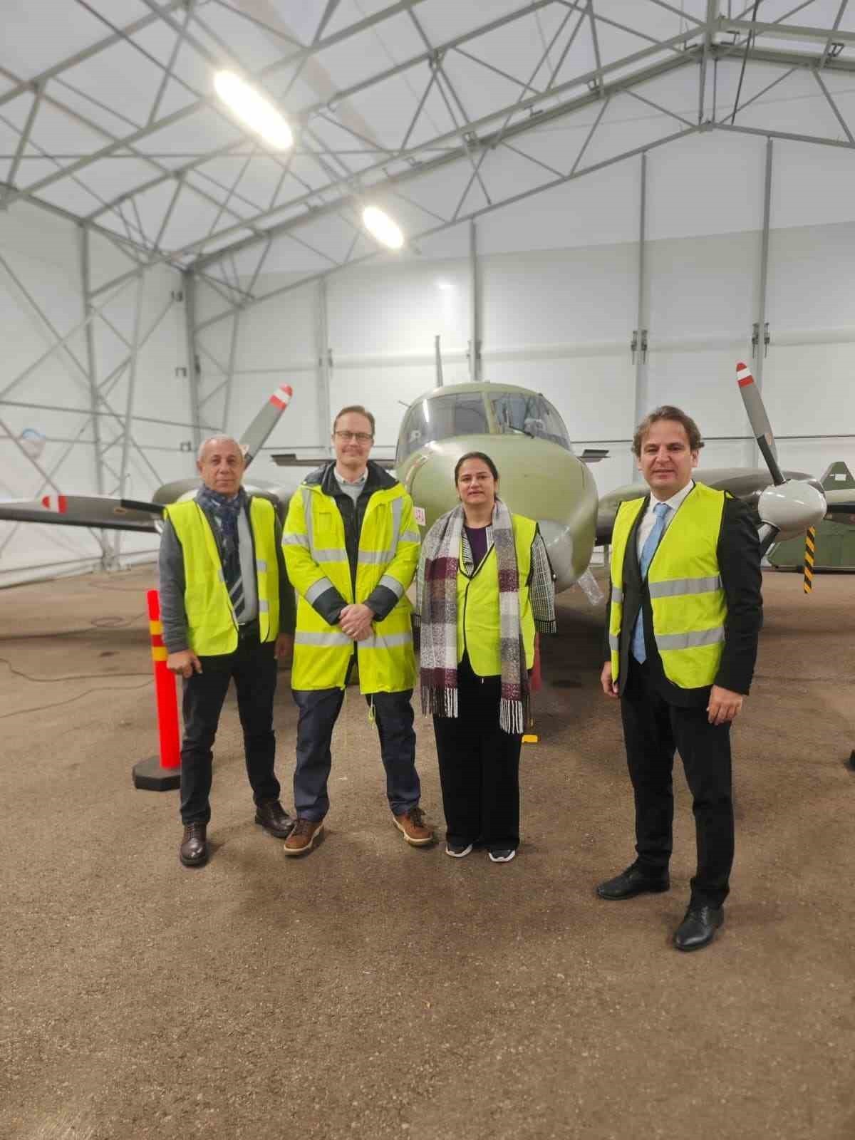 OKUL MÜDÜRÜ HALDUN ÇEVİK (EN SAĞDA)