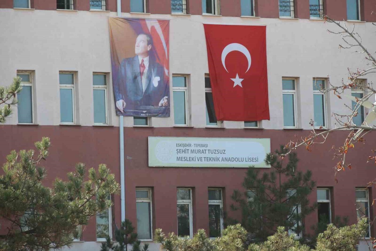 OLAY, BATIKENT MAHALLESİ'NDE BULUNAN ŞEHİT MURAT TUZSUZ MESLEKİ VE TEKNİK ANADOLU LİSESİ'NDE...