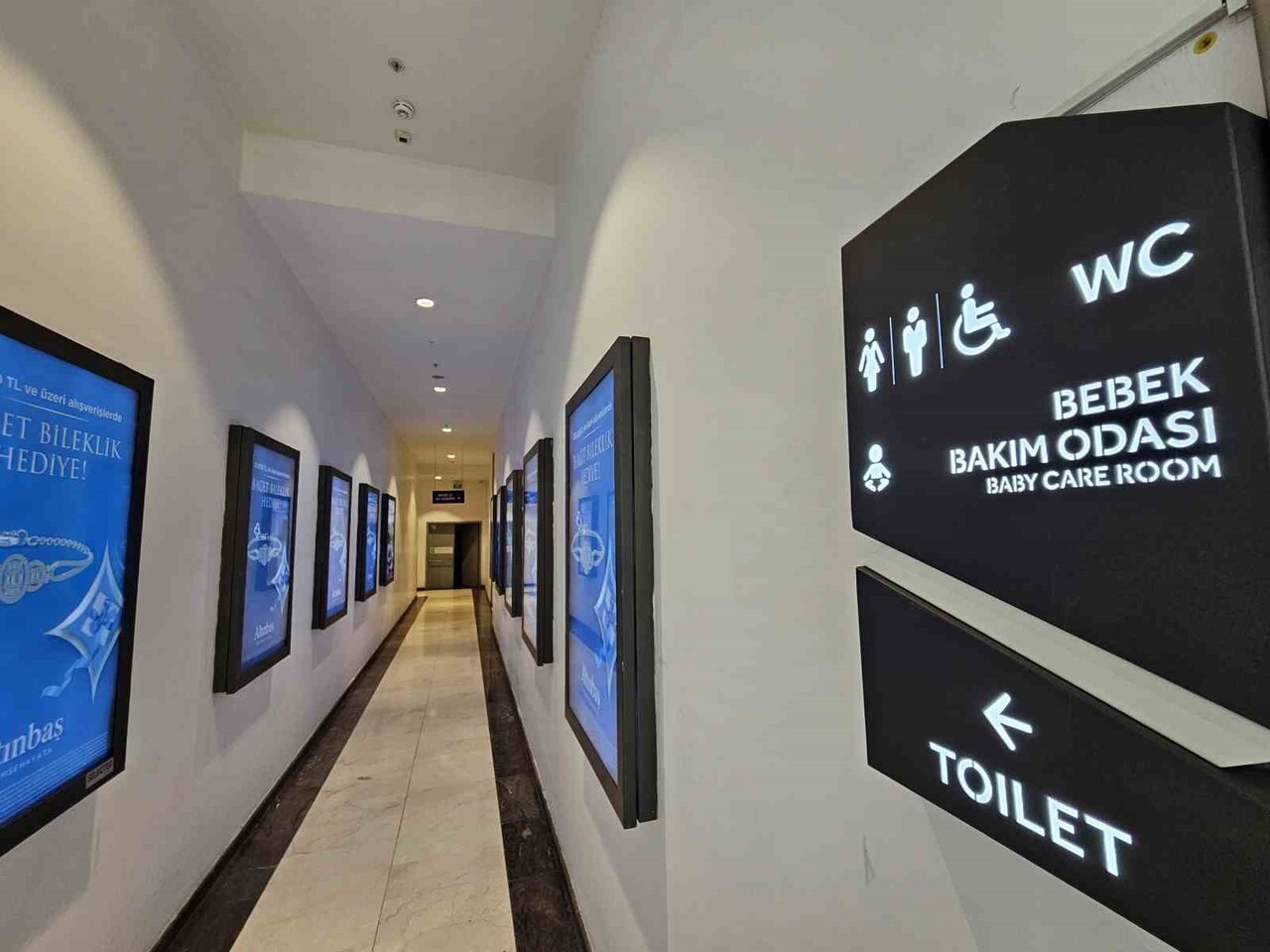 OLAYIN YAŞANDIĞI KADINLAR TUVALETİ GİRİŞİ