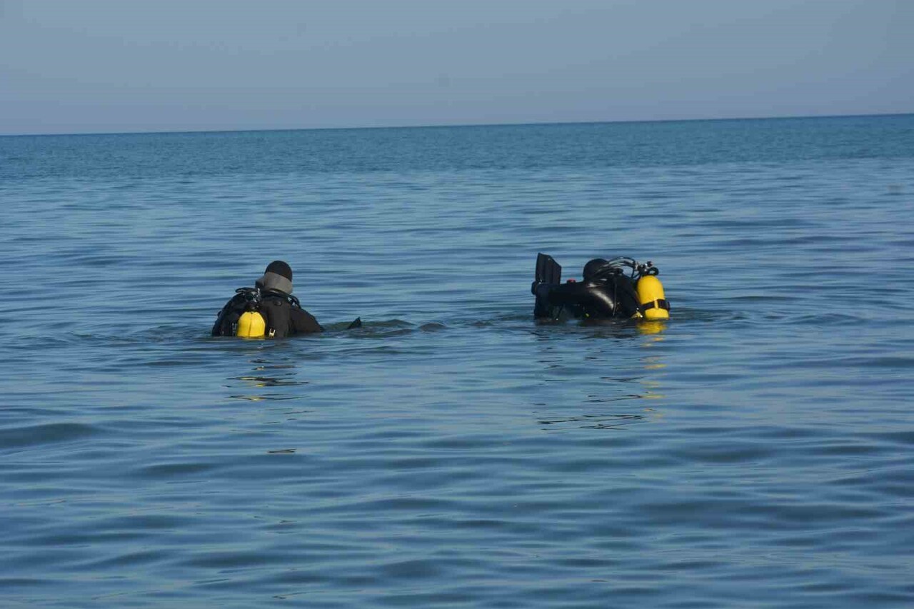 ORDU'NUN ÜNYE İLÇESİNDE, BİR SÜREDİR KENDİSİNDEN HABER ALINAMAYAN BİR KADININ CANSIZ BEDENİ, DENİZ...