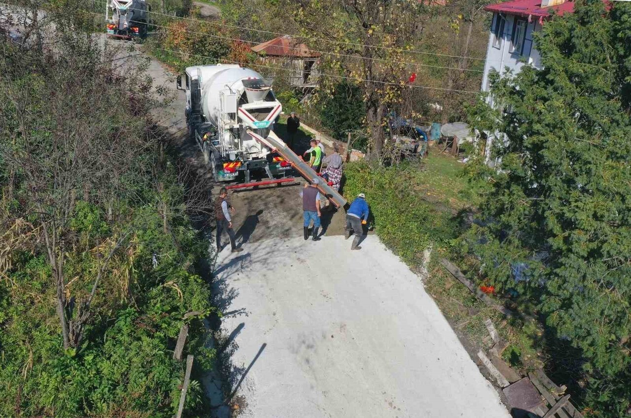 ORDU BÜYÜKŞEHİR BELEDİYESİ, İL GENELİNDE YÜRÜTTÜĞÜ SICAK ASFALT VE BETON YOL ÇALIŞMALARINA DEVAM...
