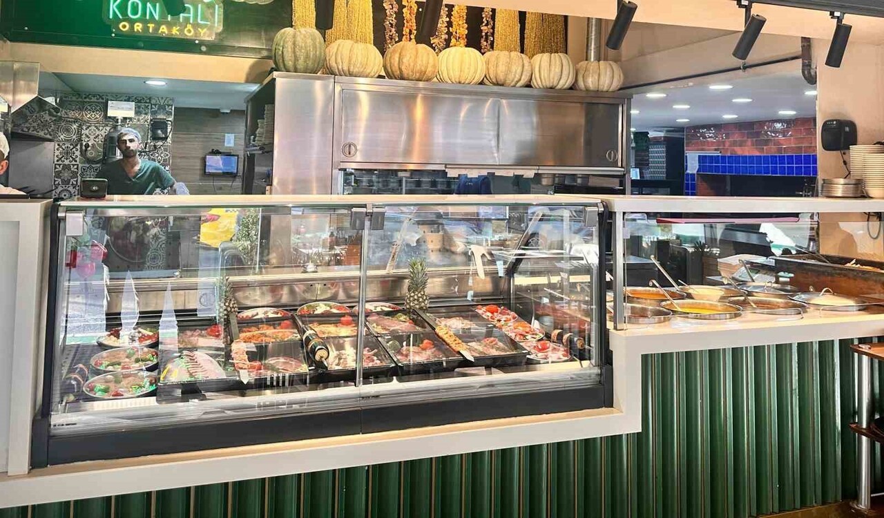 ORTAKÖY ESNAFI, BÖCEK AİLESİNİN ÖLÜMÜNE İLİŞKİN AÇIKLAMA YAPTI. ESNAF, BÖLGEDE FAALİYET GÖSTEREN...