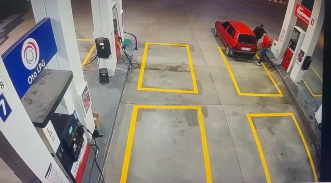 OSMANİYE’DE KAMYONETİ MOLOTOFKOKTEYLİYLE KUNDAKLAYAN 2 KİŞİ TUTUKLANDI