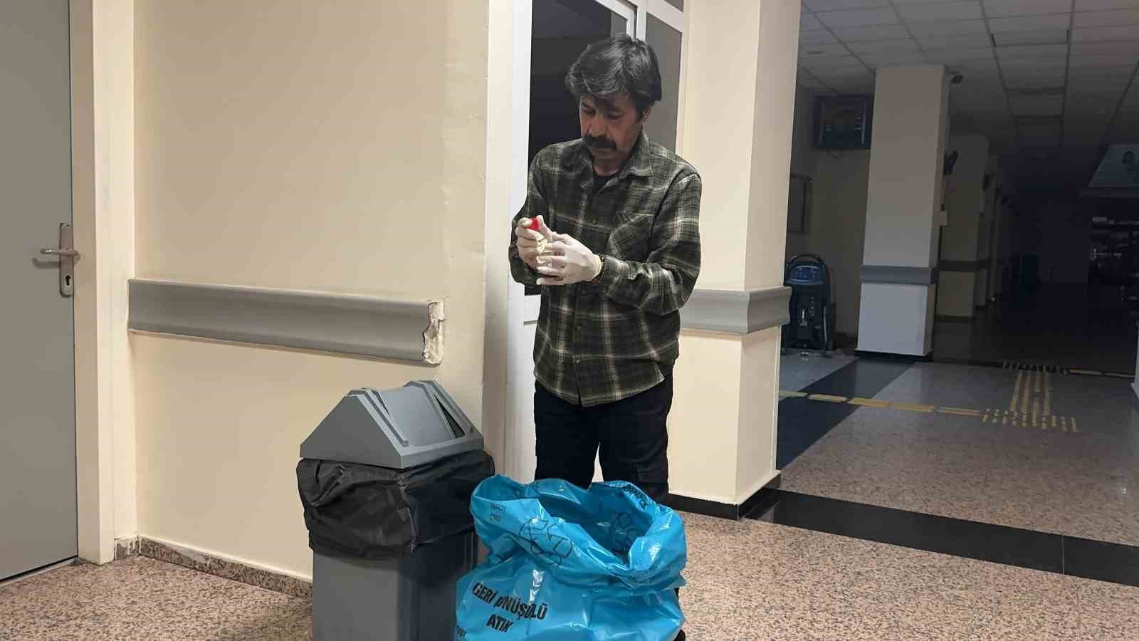 OSMANİYE’DE PLASTİKLERİ TOPLAYIP UMUDA DÖNÜŞTÜRÜYOR