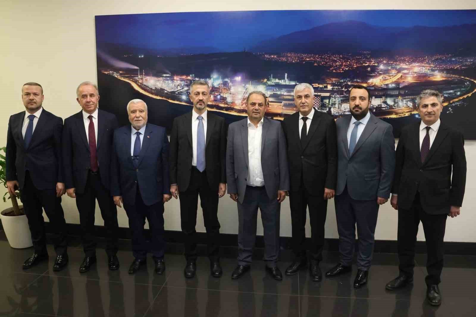 ÖZÇELİK İŞ SENDİKASI GENEL BAŞKANI YUNUS DEĞİRMENCİ VE BERABERİNDEKİ HEYET KARDEMİR’İ ZİYARET...