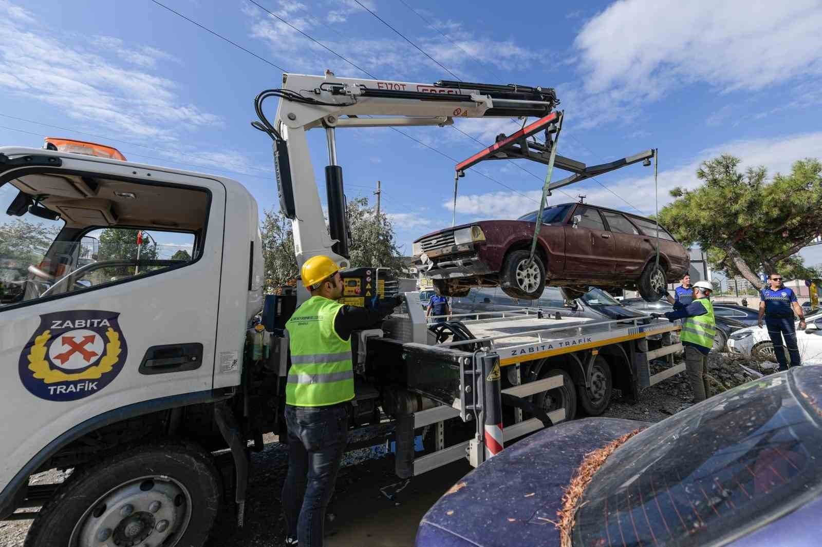 ÖZELLİKLE OTO SANAYİ BÖLGELERİNDE YOĞUNLAŞAN ŞİKAYETLERİ DEĞERLENDİREN ZABITA EKİPLERİ, İZMİR...