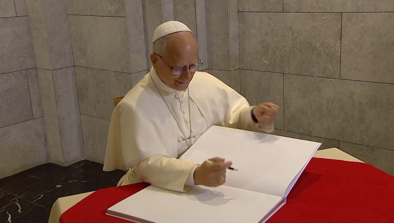 PAPA 14. LEO, YEŞİLKÖY'DEKİ MOR EFREM SÜRYANİ ORTODOKS KİLİSESİNİ ZİYARET ETTİ. PAPA 14. LEO...