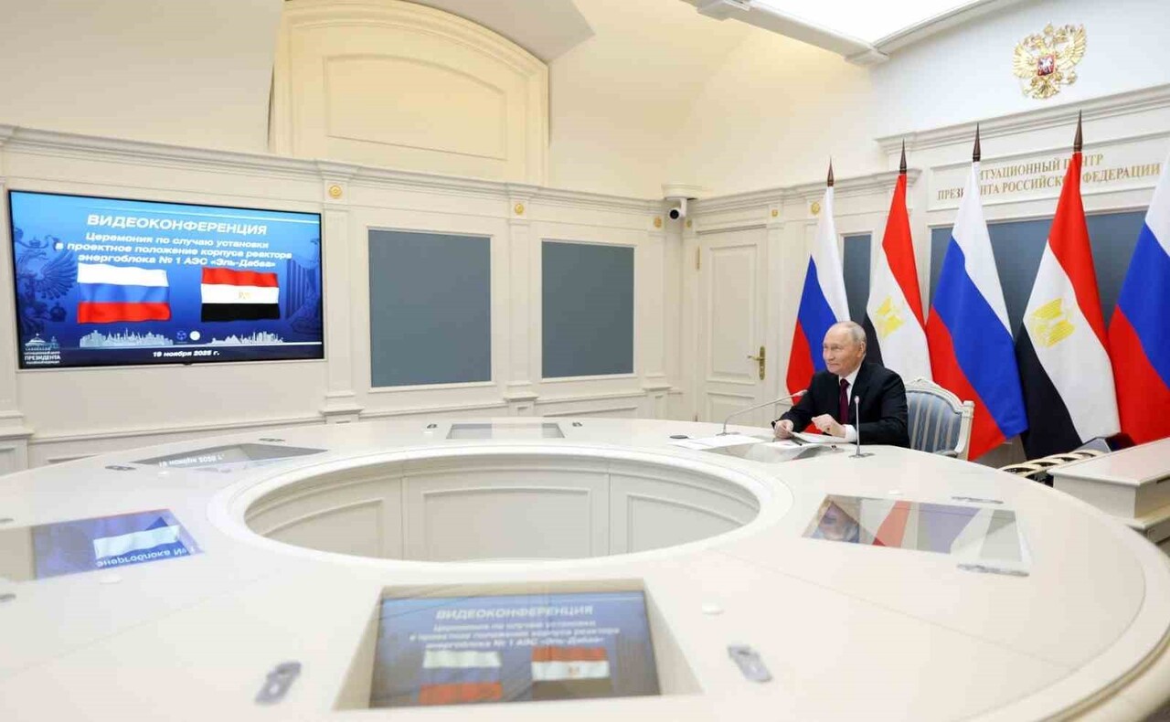 PUTİN VE ES-SİSİ MISIR’DA İNŞA EDİLEN EL-DABAA NÜKLEER SANTRALİ İÇİN DÜZENLENEN TÖRENE...