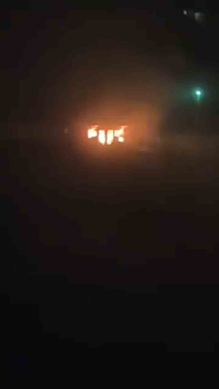 RİZE’DE BİR BİNANIN KÖMÜRLÜĞÜNDE ÇIKAN YANGIN ÜST KATLARA SIÇRAYACAK KORKUSUYLA PANİĞE NEDEN...