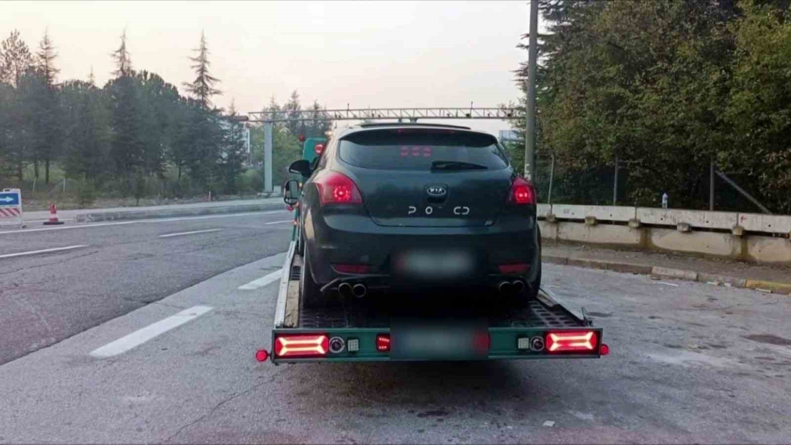 SAKARYA'DA JANDARMA EKİPLERİNCE ÇEVREYİ RAHATSIZ EDEN ABARTI EGZOZLU ARAÇLARA YÖNELİK KASIM AYI...