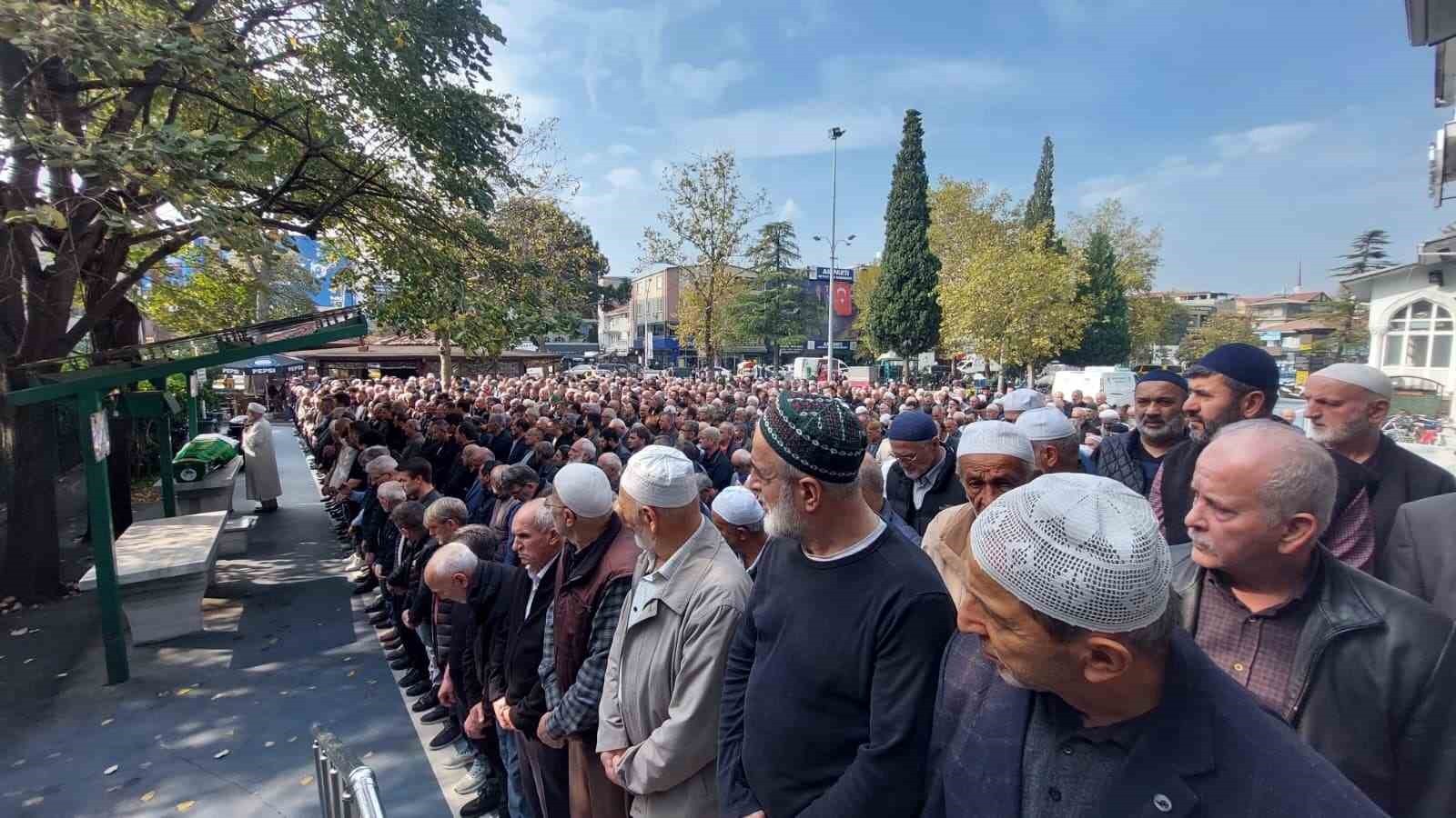 SAKARYA'NIN AKYAZI İLÇESİNDE ZİYARETE GELEN ENİŞTESİ TARAFINDAN EVİNDE ÖLÜ BULUNAN 63 YAŞINDAKİ...