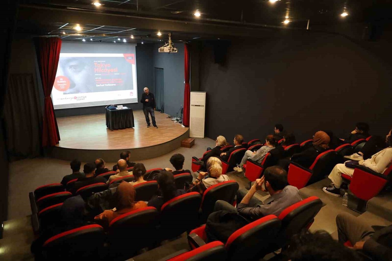 SAKARYA BÜYÜKŞEHİR BELEDİYESİ KÜLTÜR SANAT ETKİNLİKLERİNDE TOKYO HİKAYESİ FİLMİ GÖSTERİLDİ...