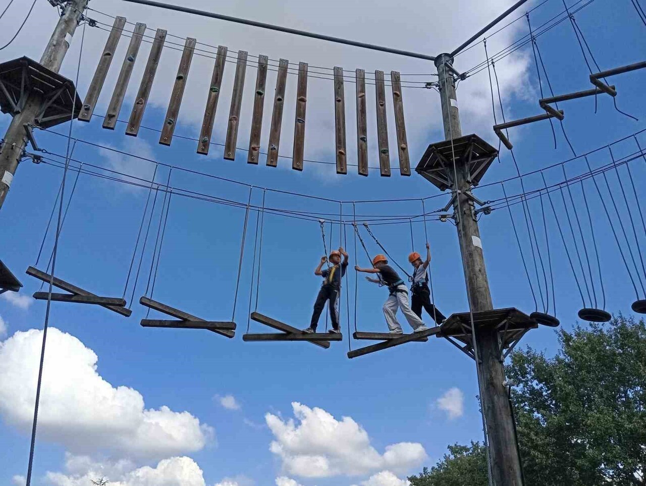 SAKARYA BÜYÜKŞEHİR BELEDİYESİ, YENİKENT ŞEHİR ORMANI’NIN KALBİNDE BULUNAN MACERA PARK’TA MİNİK...