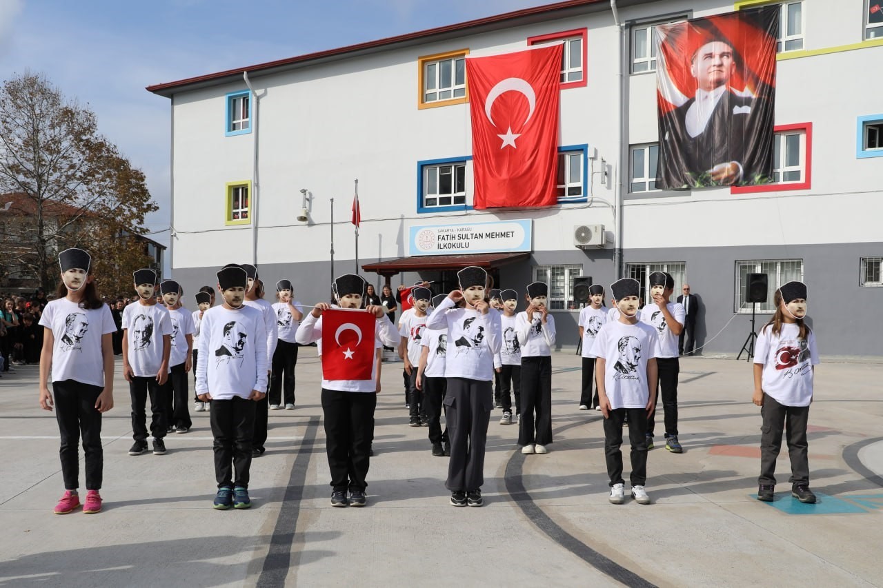 SAKARYA’NIN KARASU İLÇESİNDE BULUNAN FATİH SULTAN MEHMET İLKOKULU, 10 KASIM ATATÜRK’Ü ANMA GÜNÜ...