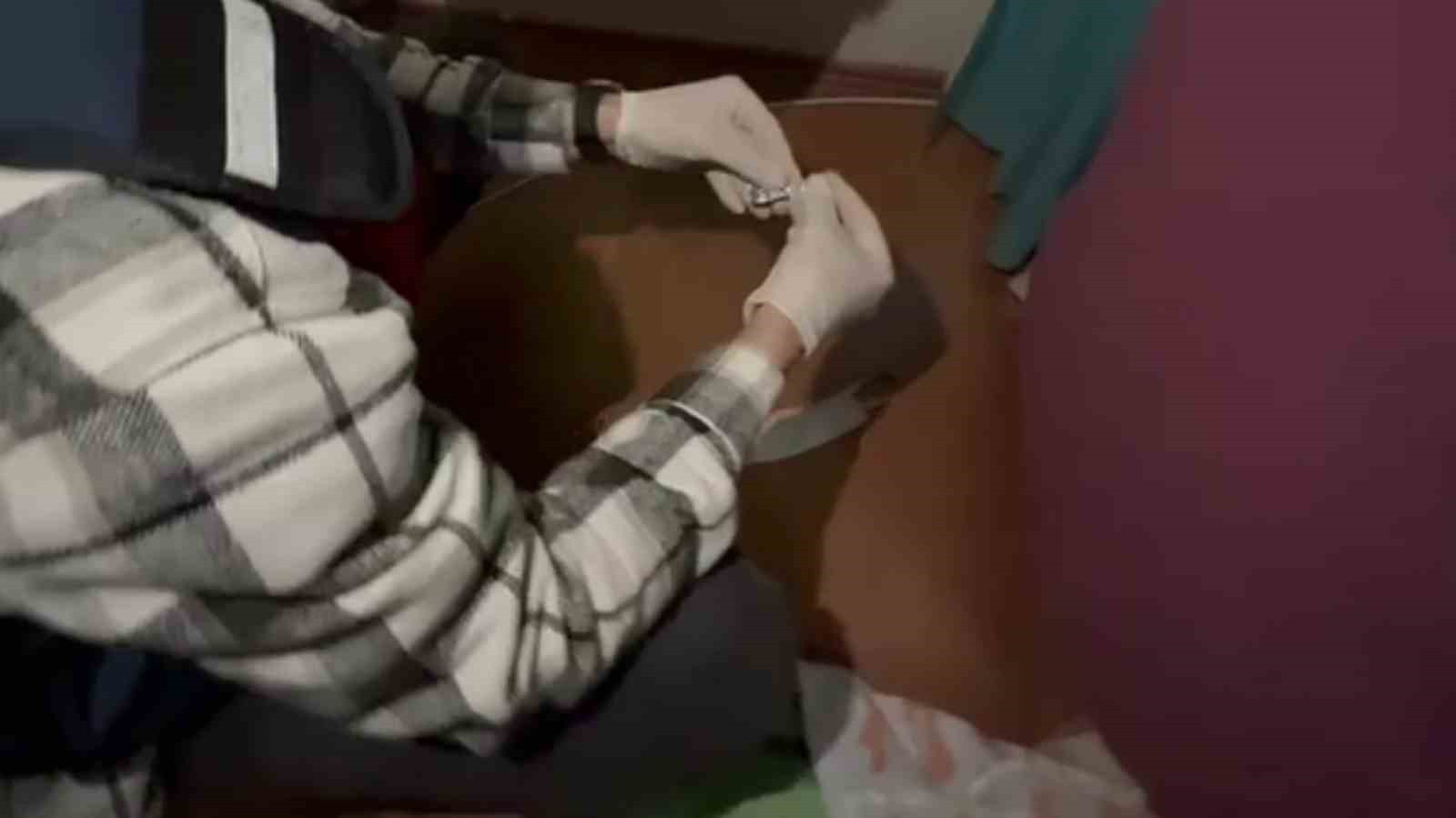 SAKARYA’NIN SERDİVAN İLÇESİNDE JANDARMA EKİPLERİNCE YAPILAN UYUŞTURUCU OPERASYONUNDA GÖZALTINA...