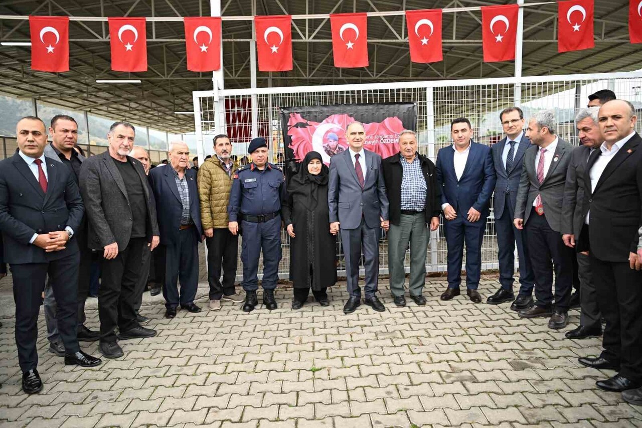 SALİHLİ’DE DÜZENLENEN PROGRAMDA ŞEHİT YAKINLARI VE GAZİLERLE BİR ARAYA GELEN MANİSA VALİSİ...