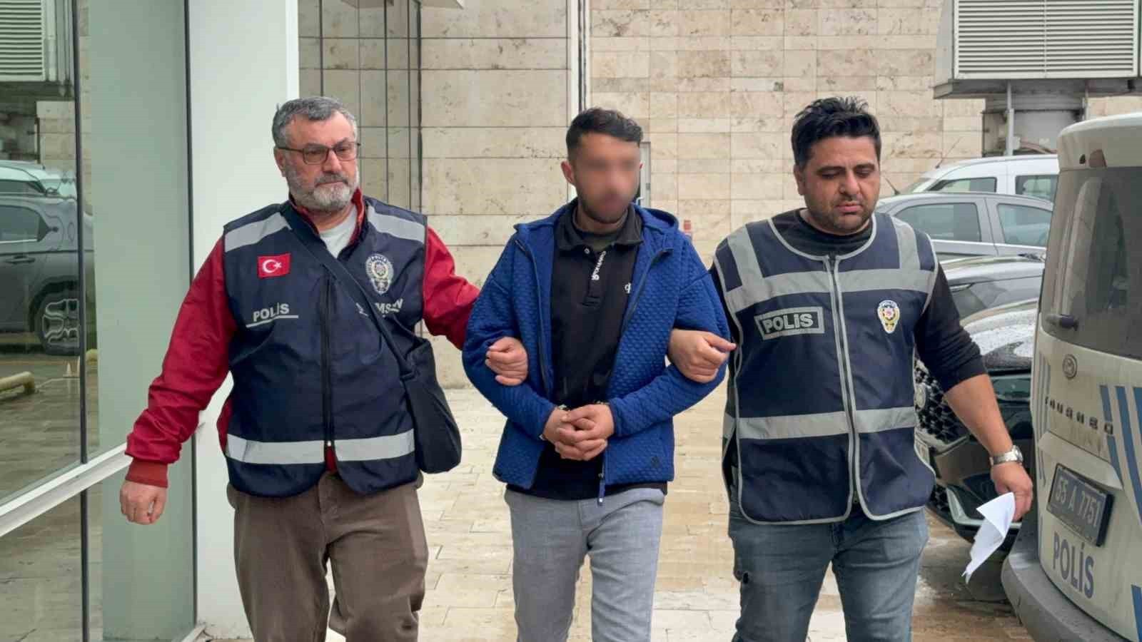 SAMSUN'DA TARTIŞMA SIRASINDA KIZ KARDEŞİNİN BOYNUNA KASAP BIÇAĞI DAYAYAN KASAP O.D.(28) POLİS...