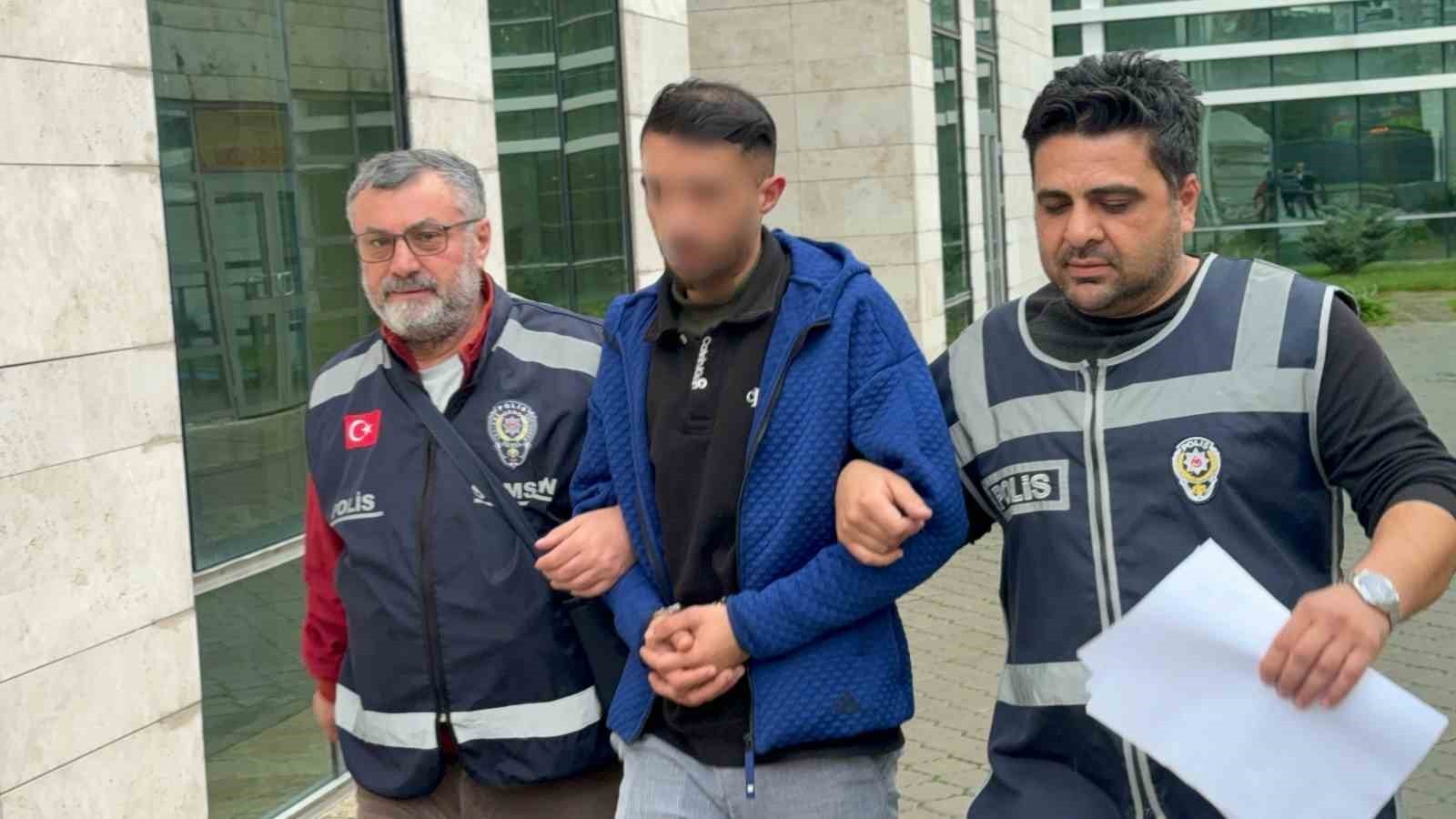 SAMSUN'DA TARTIŞMA SIRASINDA KIZ KARDEŞİNİN BOYNUNA KASAP BIÇAĞI DAYAYAN KASAP O.D.(28) POLİS...