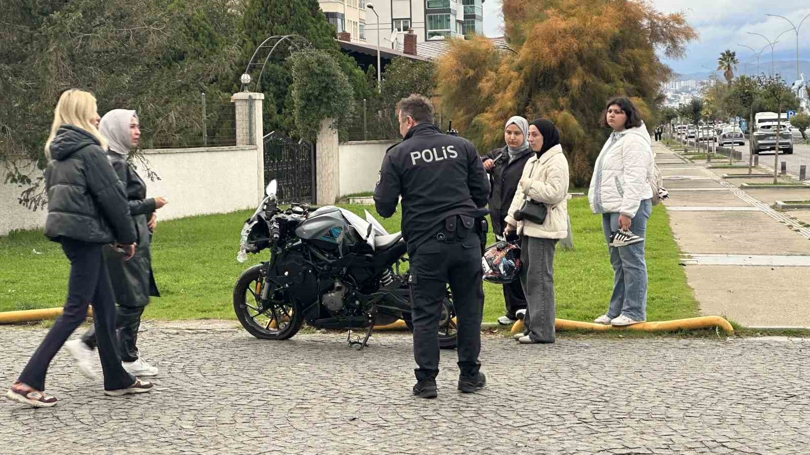 SAMSUN'UN ATAKUM İLÇESİNDE MOTOSİKLET İLE OTOMOBİLİN ÇARPIŞTIĞI KAZADA MOTOSİKLET SÜRÜCÜSÜ...