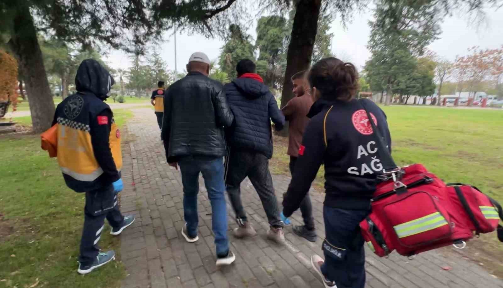 SAMSUN'UN İLKADIM İLÇESİNDE BULUNAN MUZAFFER ÖNDER PARKI'NDA, GÜNDÜZ VAKTİ ALKOL ALARAK SIZAN BİR...