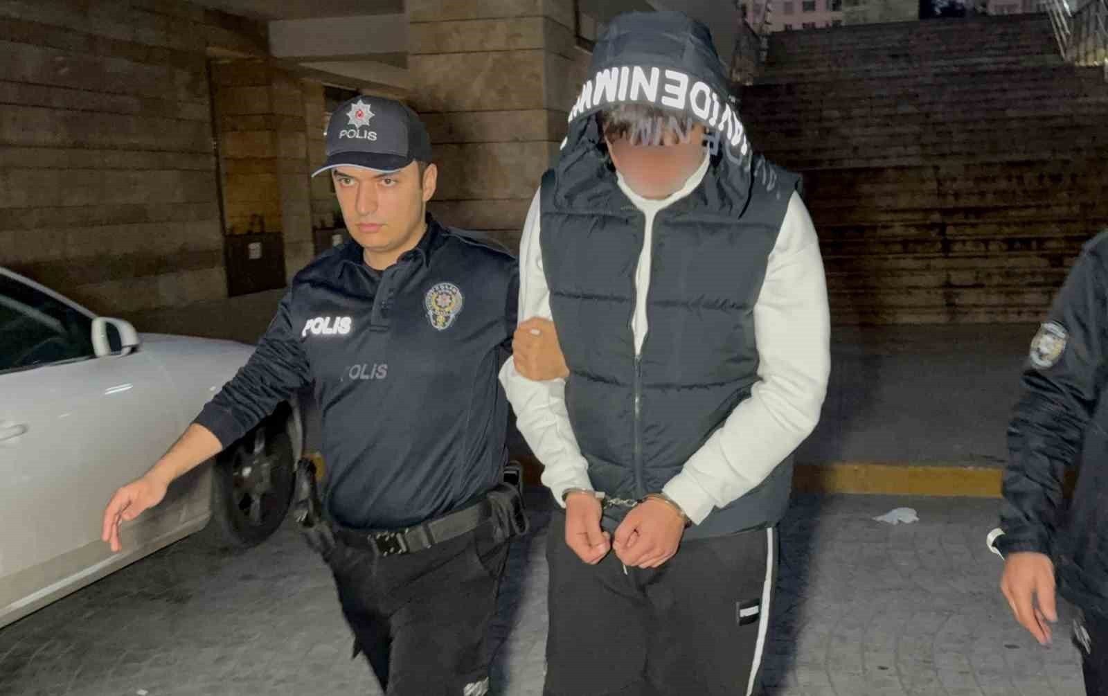 SAMSUN’DA DAHA ÖNCE KENDİSİNE TOKAT ATTIĞI GEREKÇESİYLE 17 YAŞINDAKİ ÇOCUĞU BIÇAKLAYAN 19...