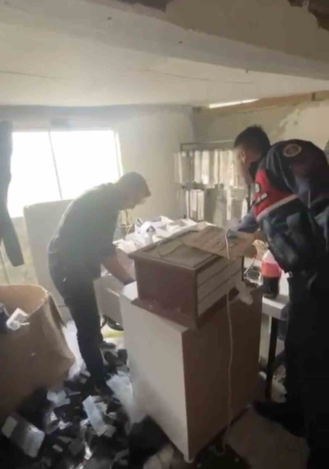 SAMSUN’DA JANDARMA EKİPLERİ TARAFINDAN GERÇEKLEŞTİRİLEN OPERASYONDA UYUŞTURUCU İLE YAKALANAN BİR...