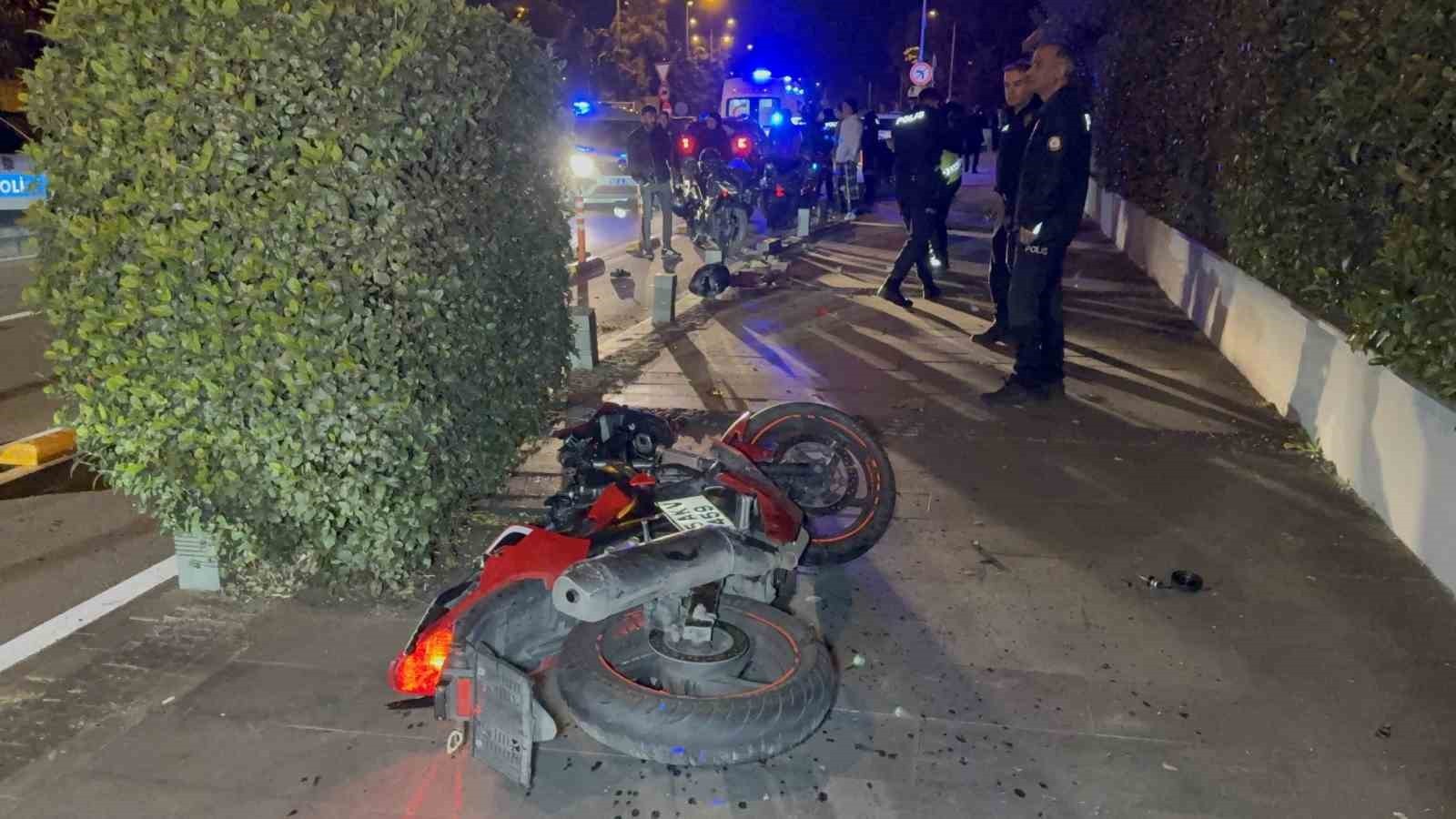 SAMSUN’DA MOTOSİKLETİN YAYAYA ÇARPMASI SONUCU MEYDANA GELEN TRAFİK KAZASINDA 3 KİŞİ AĞIR...