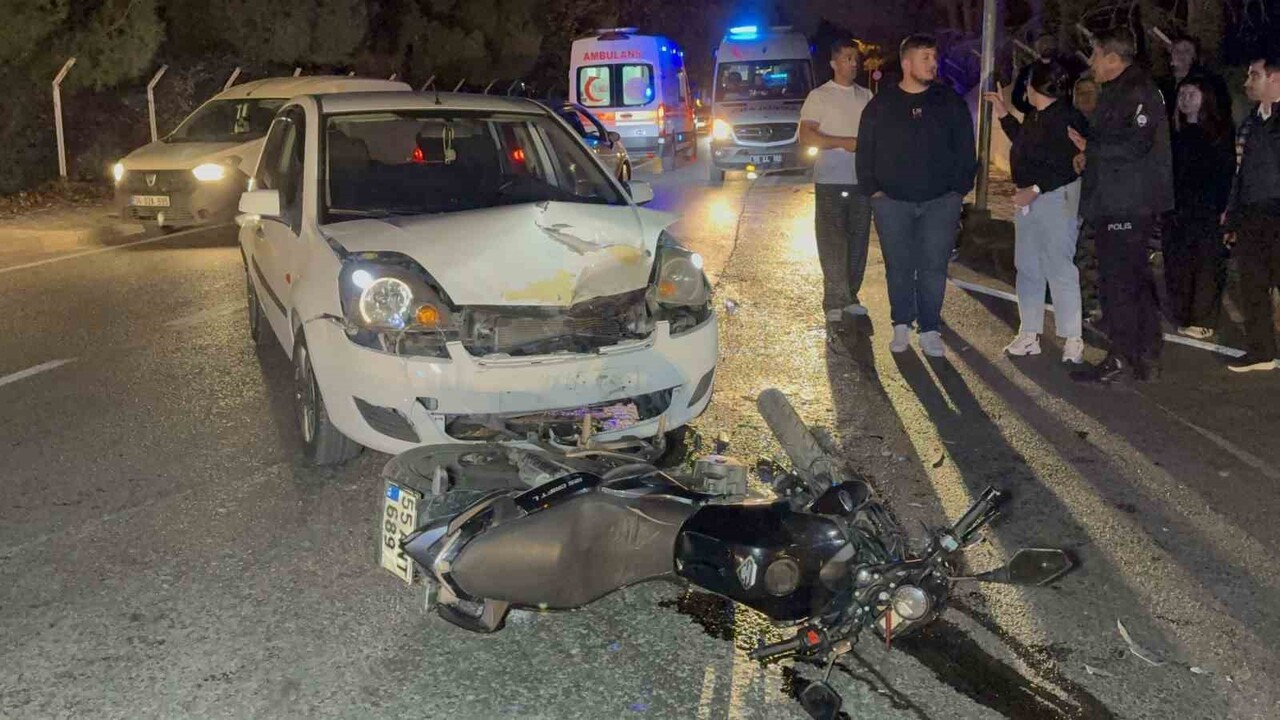 SAMSUN’DA OTOMOBİLLE ÇARPIŞAN 23 YAŞINDAKİ MOTOSİKLET SÜRÜCÜSÜ AĞIR YARALANDI.