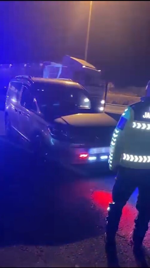 ŞANLIURFA'DA ARACINA ÇAKAR TAKAN SÜRÜCÜYE 138 BİN TL CEZA