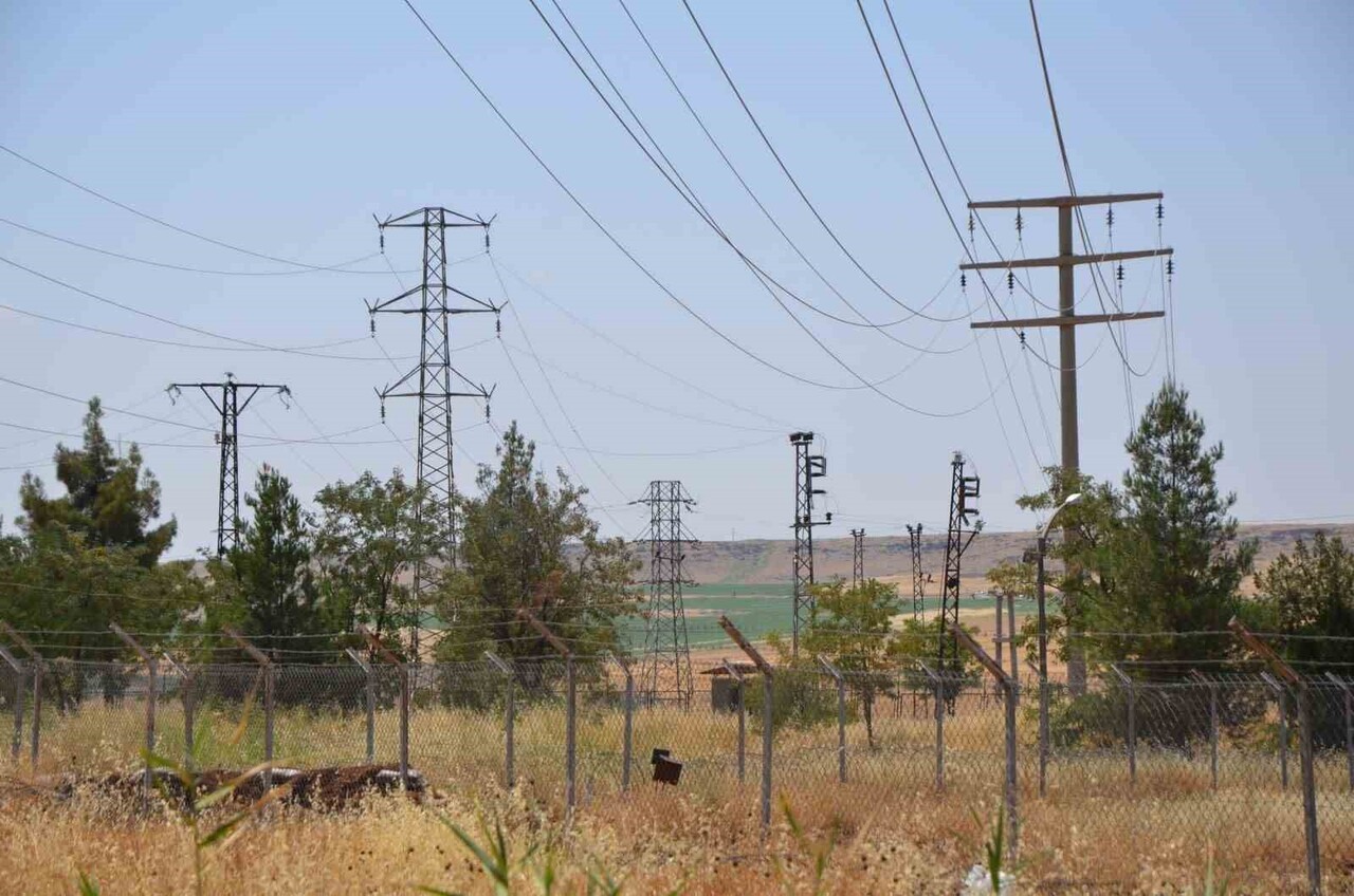 ŞANLIURFA’DA BORCUNU ÖDEMEYEN ÇİFTÇİLERE ELEKTRİK VERİLMEYECEK