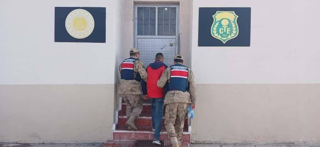 SARIKAMIŞ’TA 2 YIL HAPİS CEZASI BULUNAN 1 KİŞİ YAKALANDI(KARS-İHA)