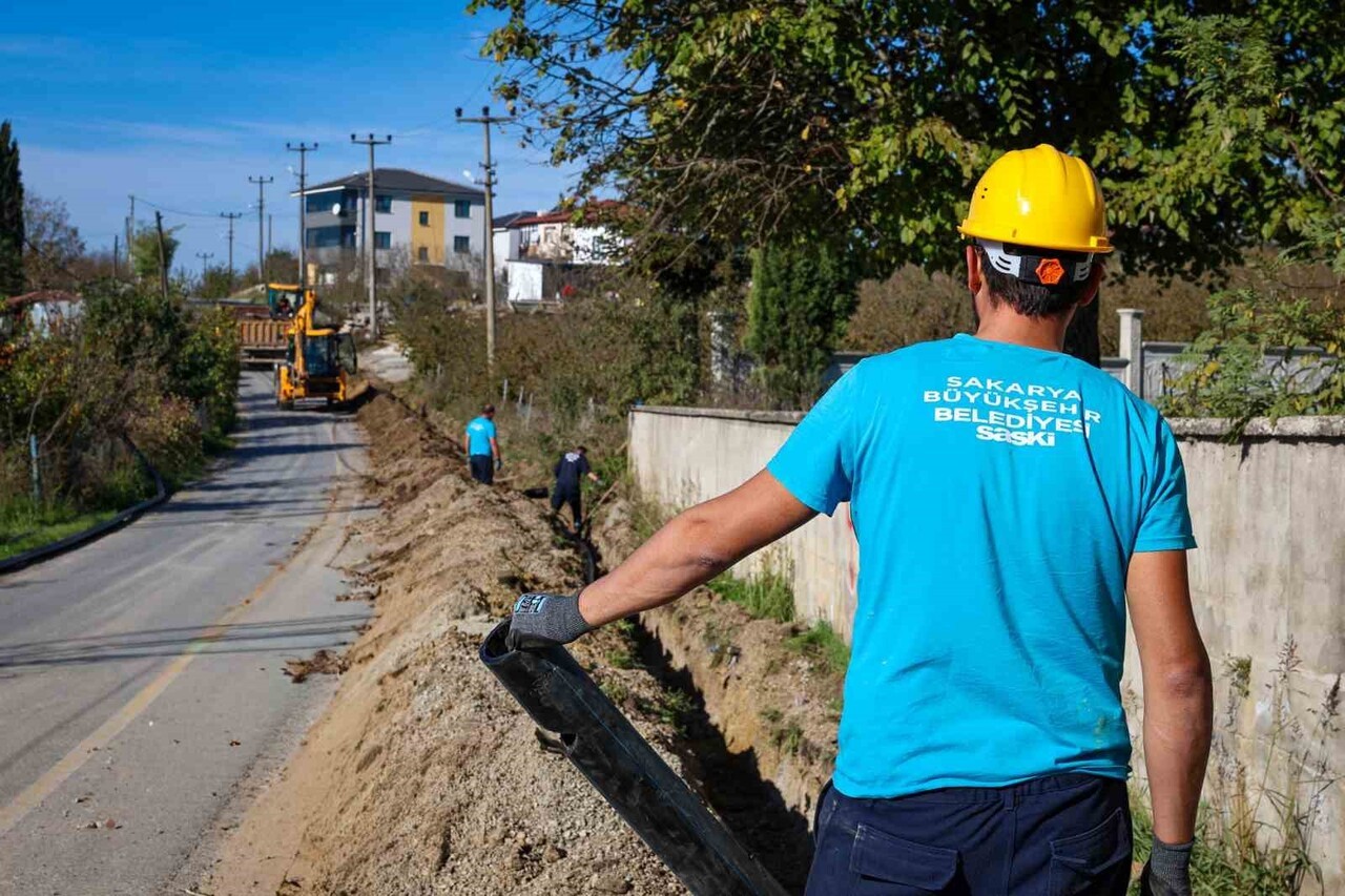 SASKİ, YENİ MAHALLE’DE EKONOMİK ÖMRÜNÜ TAMAMLAYAN 35 YILLIK İÇME SUYU ALTYAPISINI...