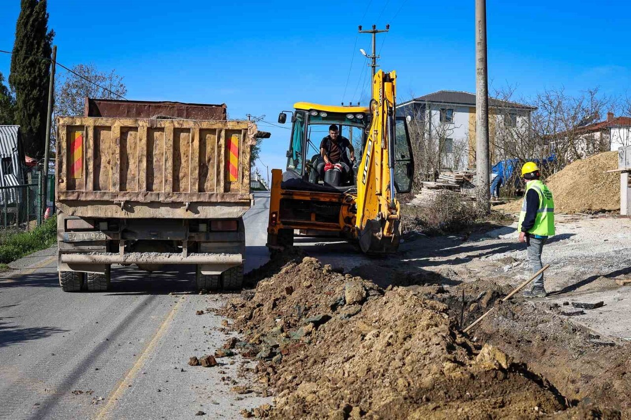 SASKİ, YENİ MAHALLE’DE EKONOMİK ÖMRÜNÜ TAMAMLAYAN 35 YILLIK İÇME SUYU ALTYAPISINI...