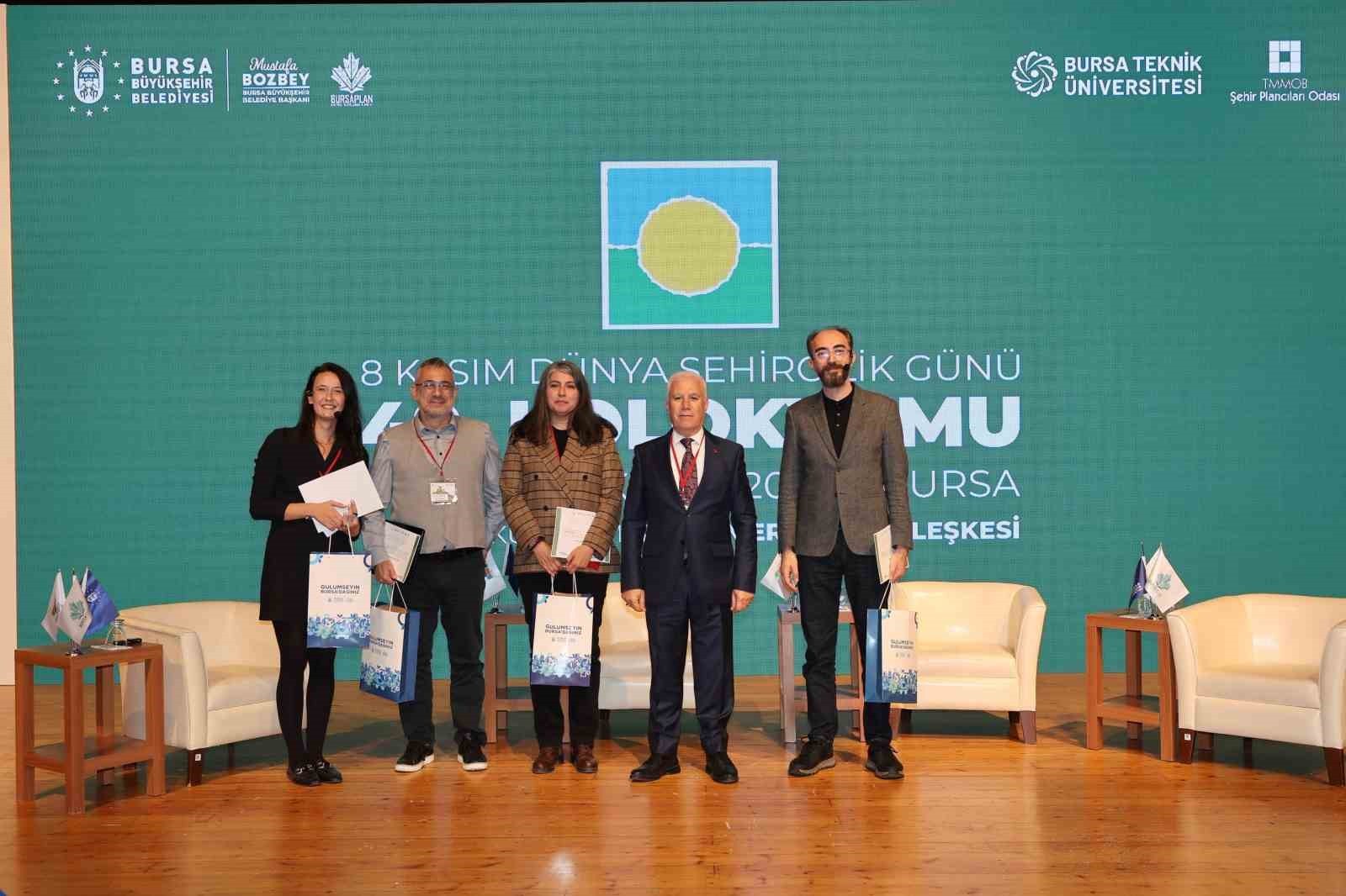 ŞEHİRLERİN DEĞİŞİM VE DÖNÜŞÜM SÜREÇLERİNE YÖN VERECEK FİKİRLERİN TARTIŞILDIĞI DÜNYA ŞEHİRCİLİK...