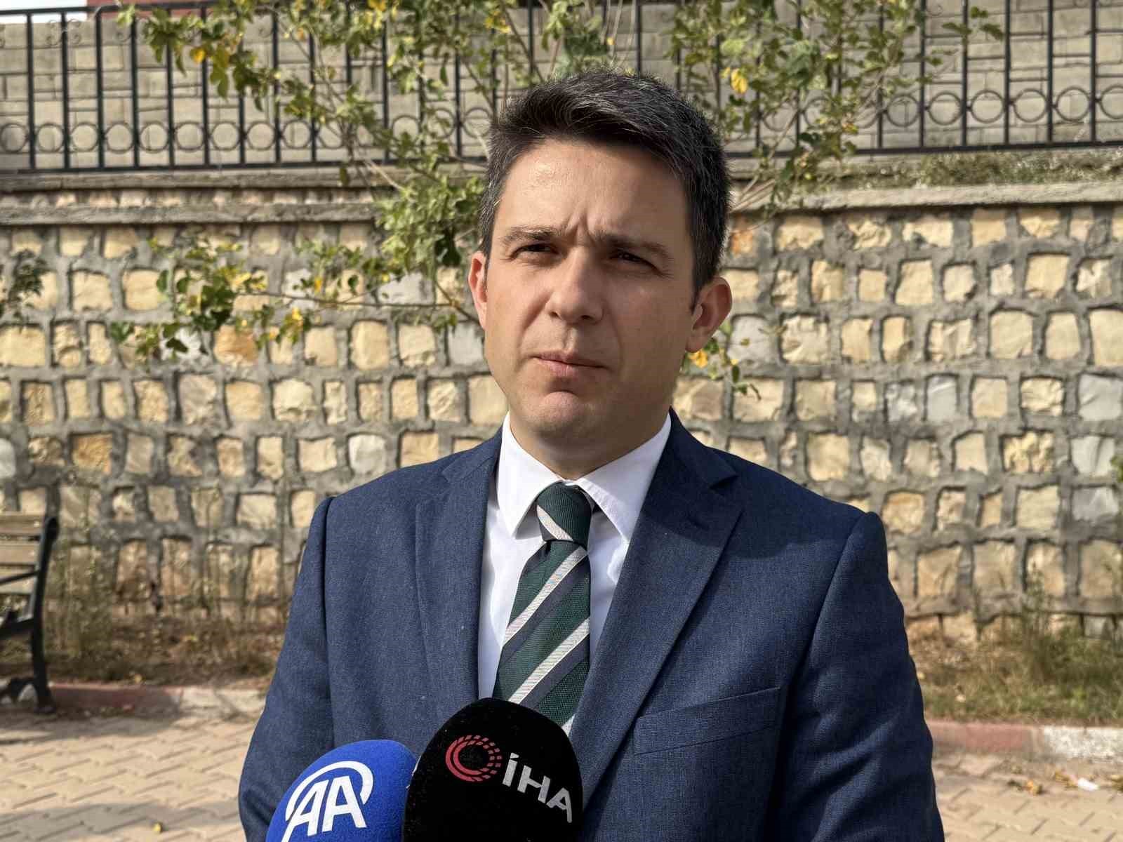 ŞEHİT KAYMAKAM MUHAMMET FATİH SAFİTÜRK’ÜN DERİK HALKININ GÖNLÜNDE DERİN BİR İZ BIRAKTIĞINI...