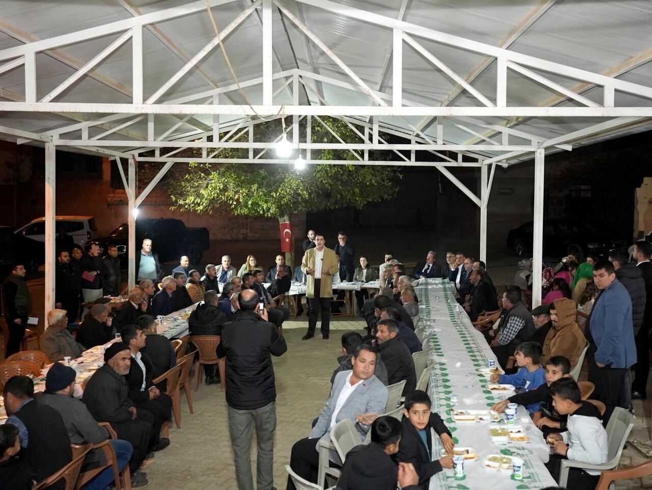 ŞEHİTKAMİL BELEDİYE BAŞKANI UMUT YILMAZ, KOZLUYAZI MAHALLESİ’NDE BÖLGE MAHALLE MUHTARLARI VE...