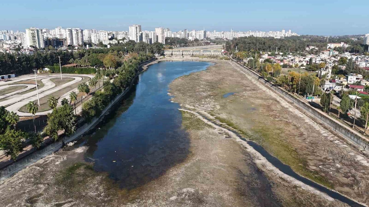 SEYHAN NEHRİNE SU VERİLMEMEYE BAŞLANDI.
