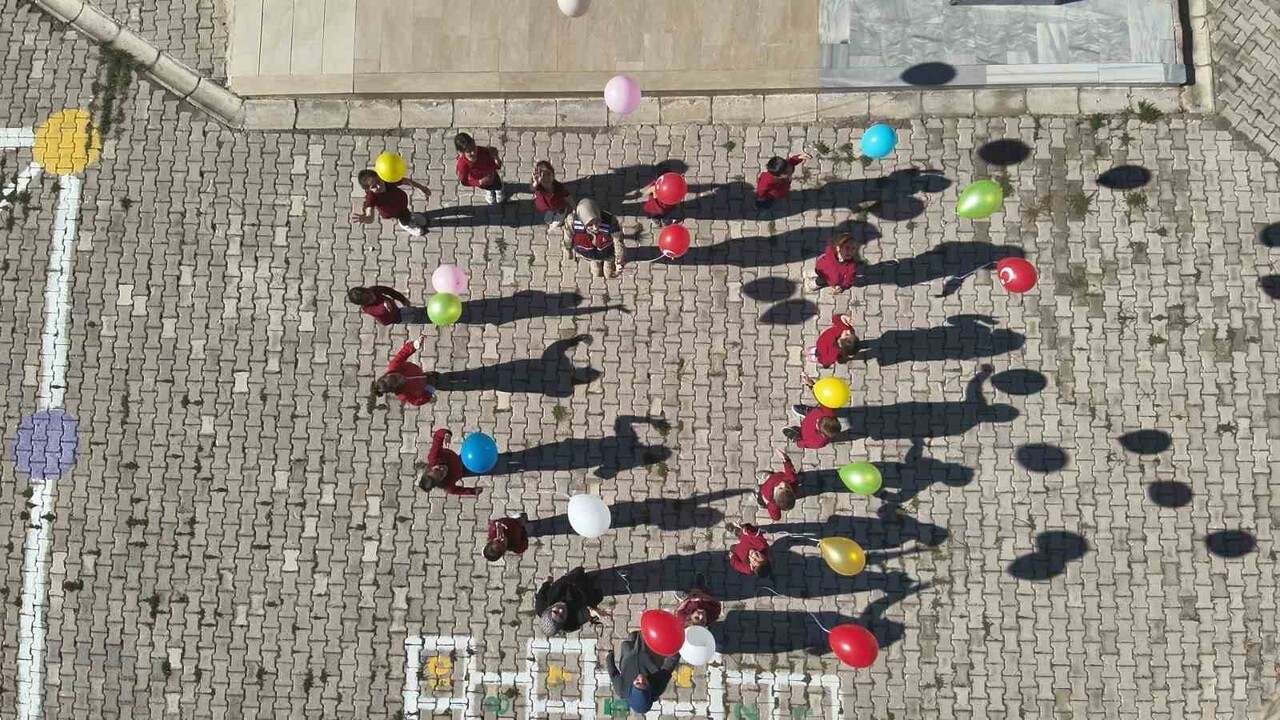 SİİRT VALİLİĞİ  İL JANDARMA KOMUTANLIĞINCA GÖREVLENDİRİLEN EKİPLER, 20 KASIM DÜNYA ÇOCUK HAKLARI...