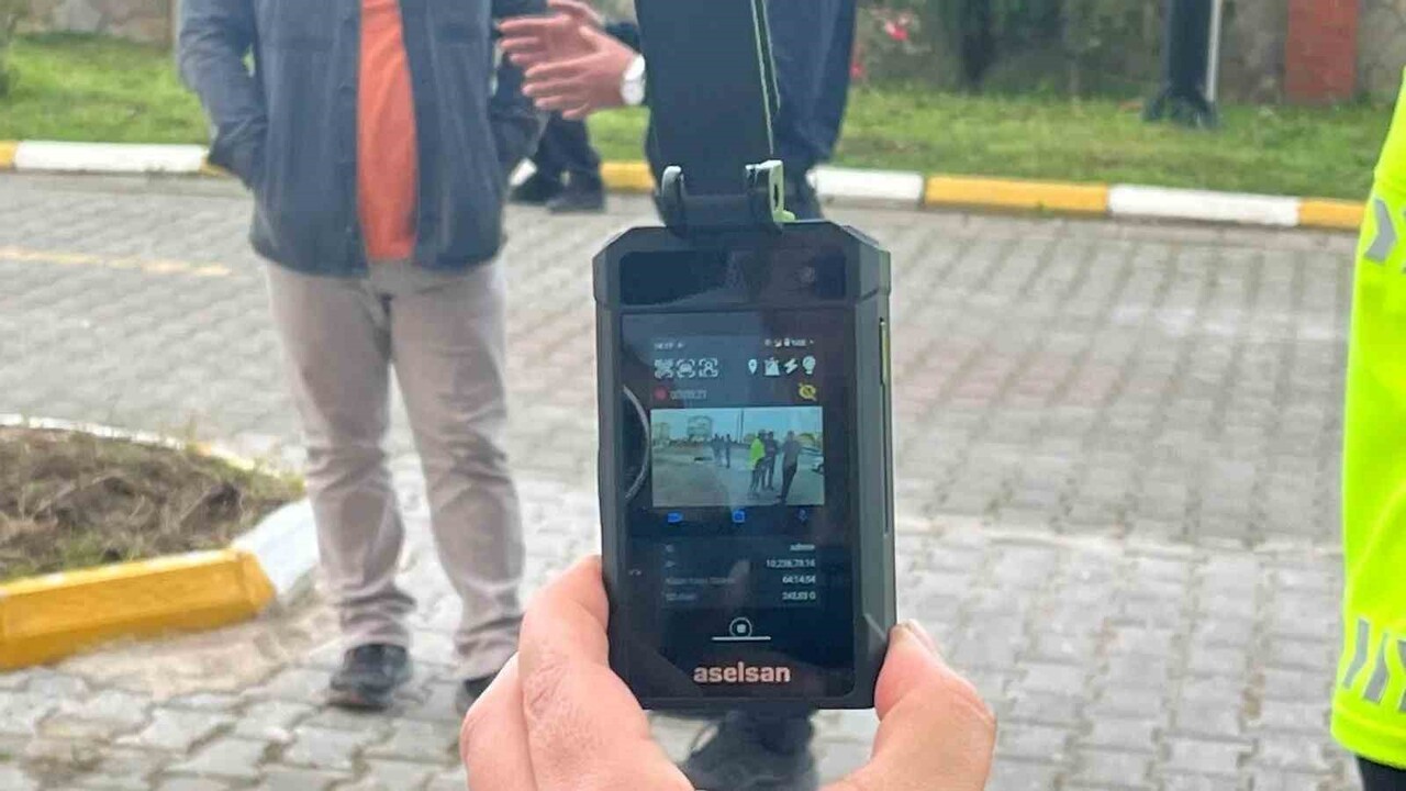 SİNOP’TA ASELSAN TARAFINDAN ÜRETİLEN 116 ADET YAKA KAMERASI, İL EMNİYET MÜDÜRLÜĞÜNDE DÜZENLENEN...