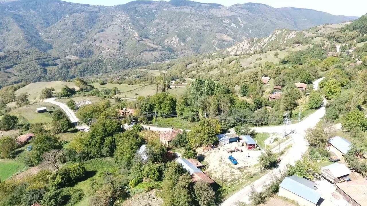 SİNOP’UN EYMÜR KÖYÜ’NDE, 17 YAŞINDAKİ TUĞBA OKUYAN ADLI GENÇ KIZDAN 15 KASIM CUMA GÜNÜNDEN BERİ...