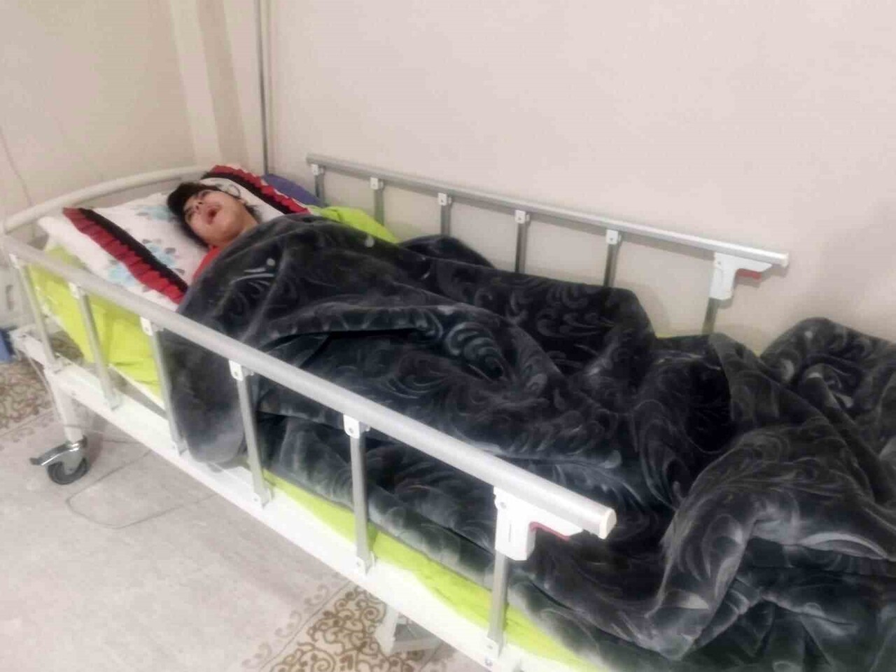 ŞIRNAK'IN SİLOPİ İLÇESİNDE YAŞAYAN 16 YAŞINDAKİ ENGELLİ ÇOCUK İÇİN, ANKARA'DA GÖREVLİ POLİS MEMURU...