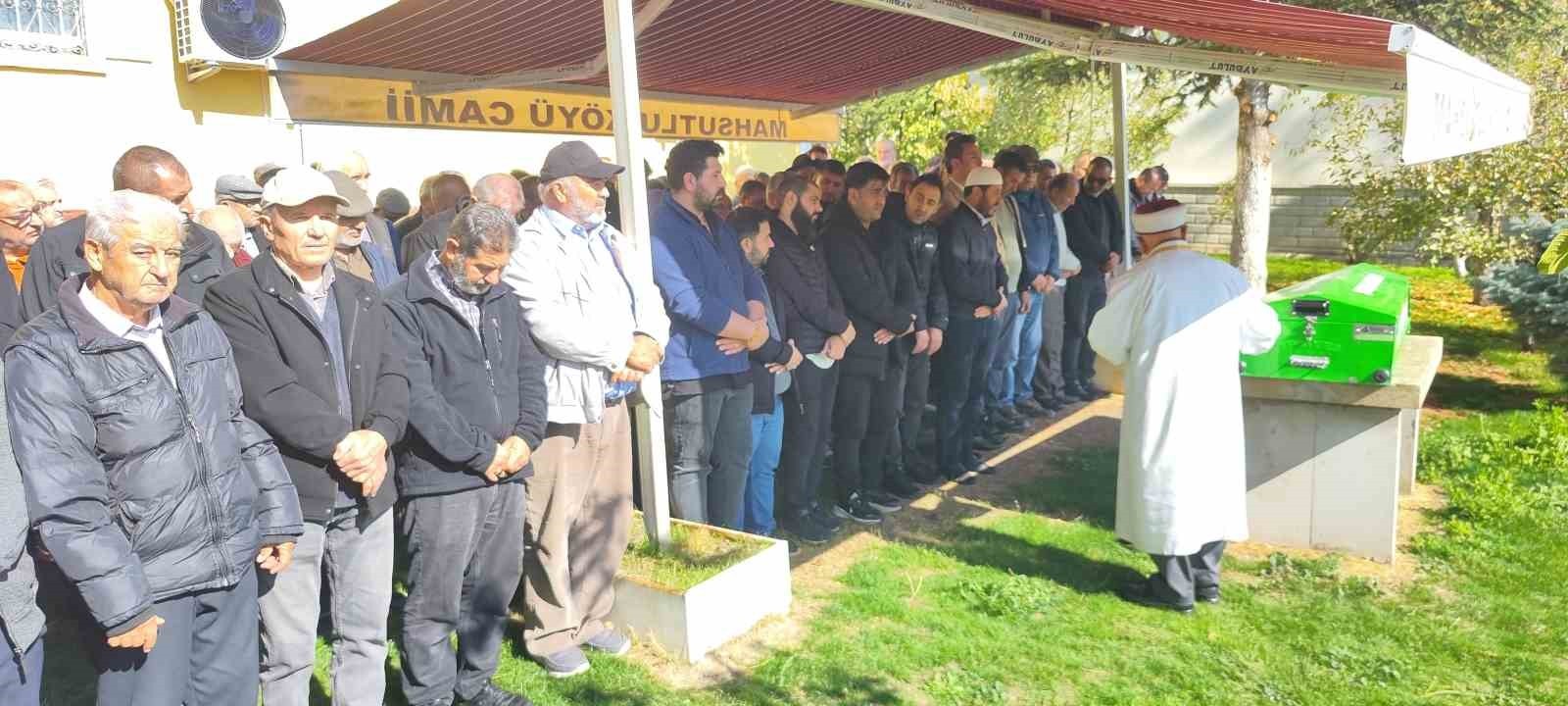 SİVAS'IN ŞARKIŞLA İLÇESİNDE YAŞAYAN 85 YAŞINDAKİ MUSTAFA YILDIRIM, YILLAR ÖNCE VEFAT EDEN EŞİNİN...